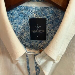 Tailorbyrd White Short-Sleeve Button-Down Shirt with Blue Floral Accents, Men’s